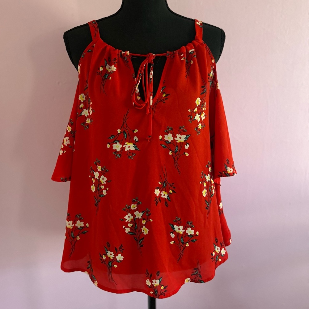 Red Sienna Sky shirt with flowers Medium